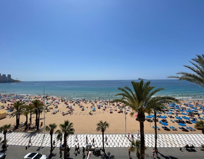 Piso dúplex en primera línea de la playa de Levante, Benidorm.