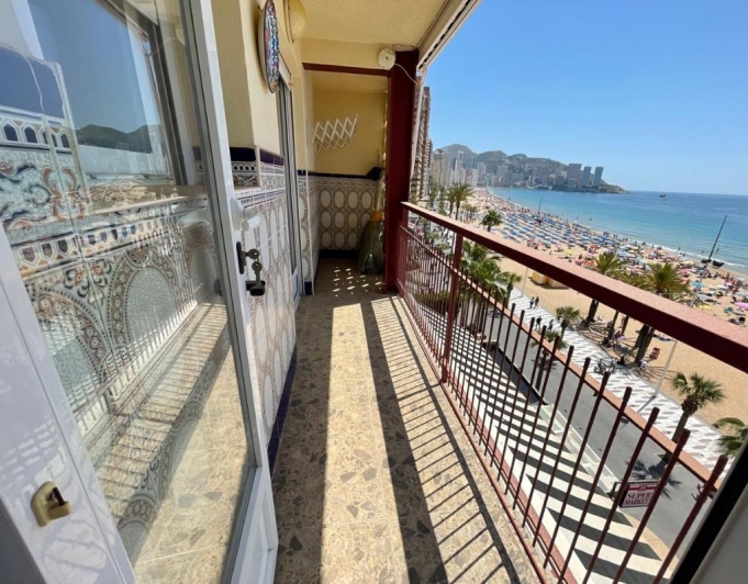 Piso dúplex en primera línea de la playa de Levante, Benidorm.