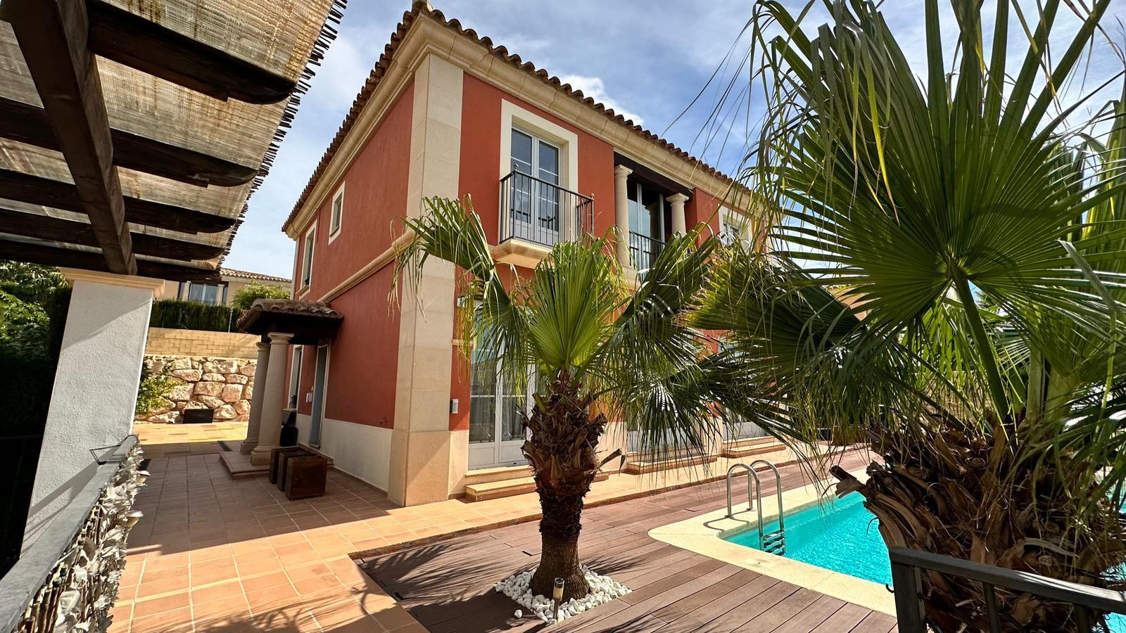 Villa en Golf Bahía