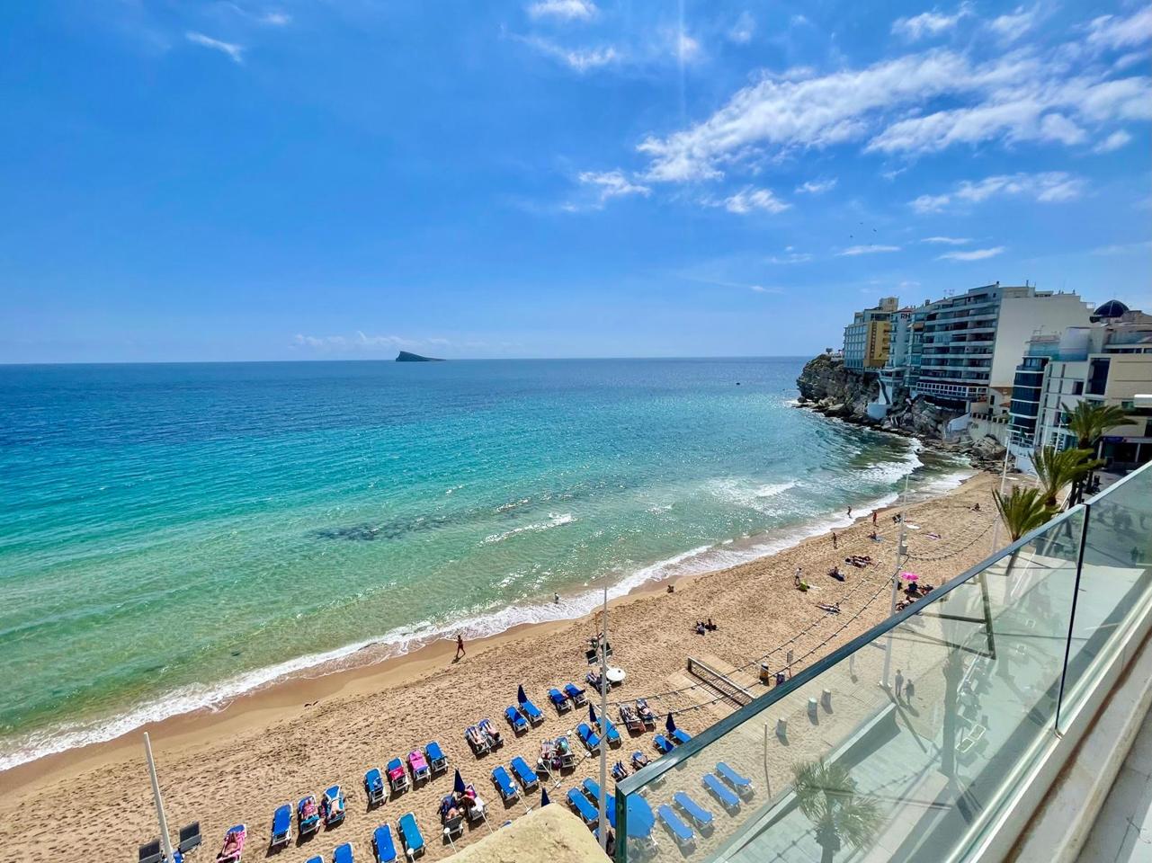 Traumhafte Penthouse-Wohnung zu verkaufen in erster Reihe am Levante-Strand – Benidorm