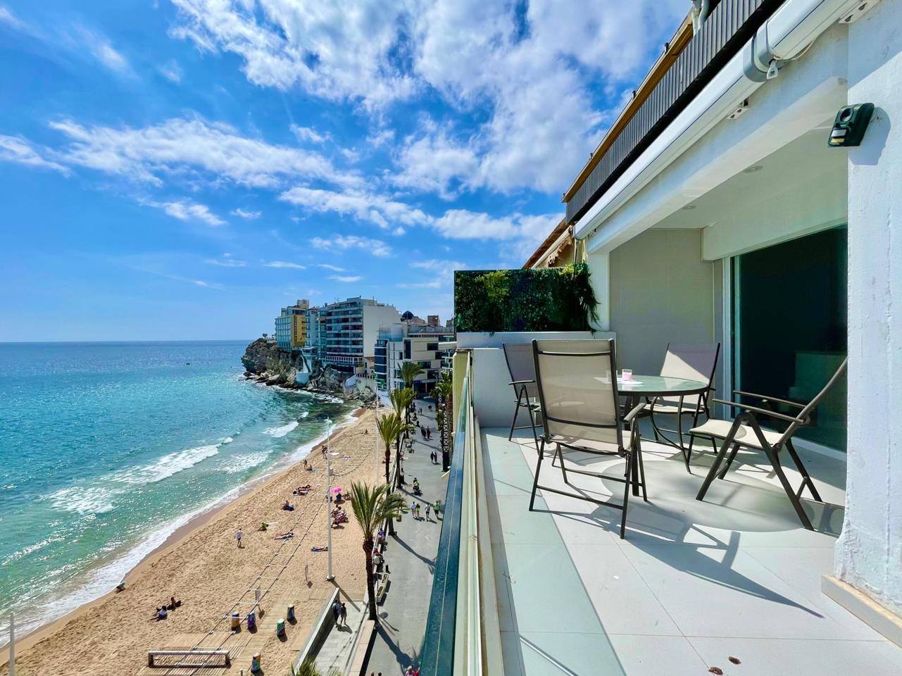 Traumhafte Penthouse-Wohnung zu verkaufen in erster Reihe am Levante-Strand – Benidorm