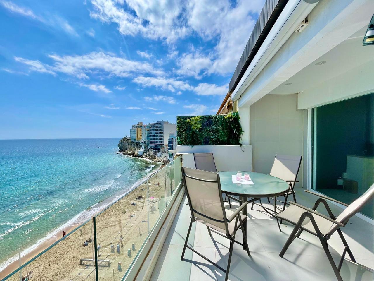 Traumhafte Penthouse-Wohnung zu verkaufen in erster Reihe am Levante-Strand – Benidorm