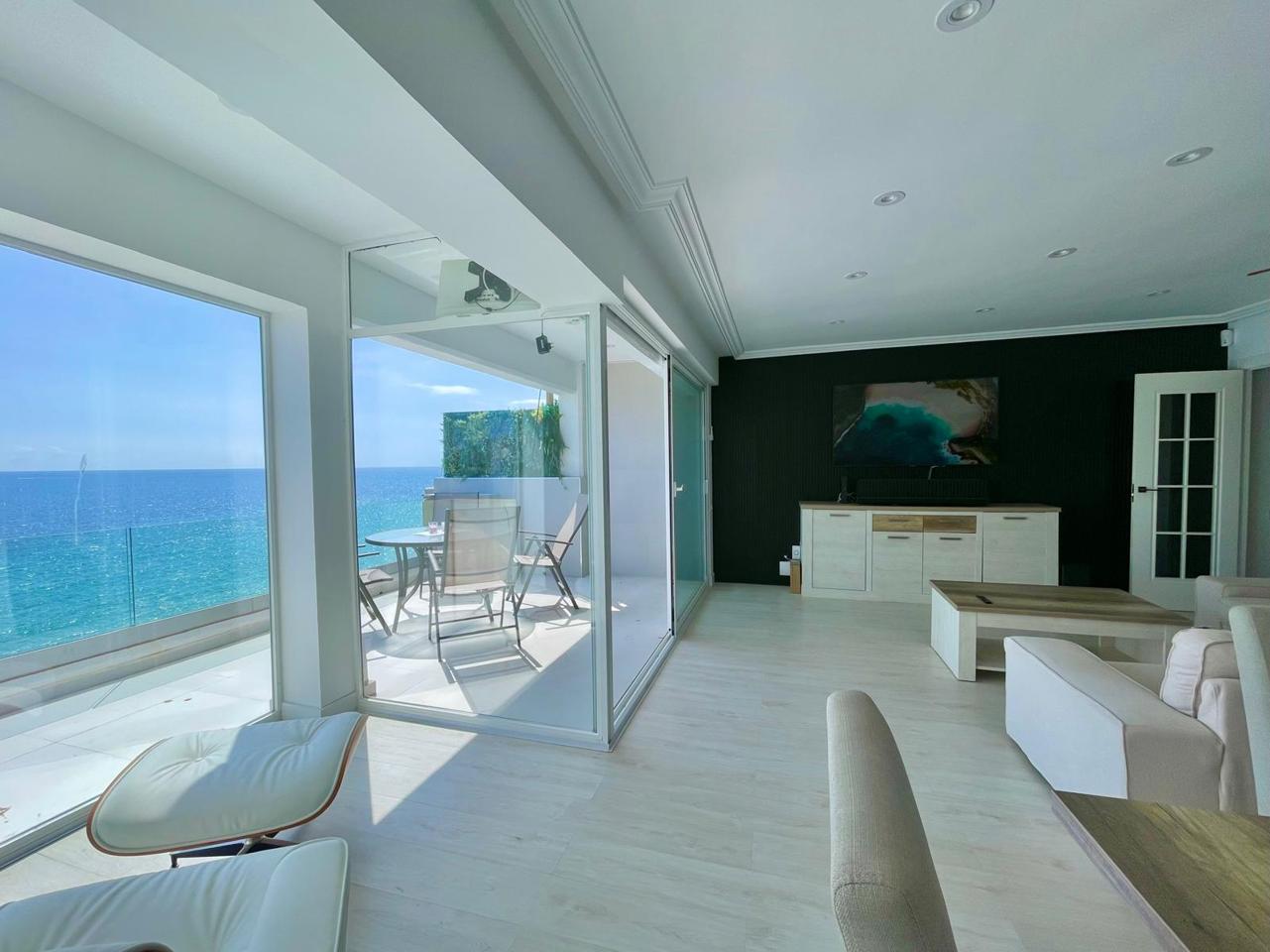 Traumhafte Penthouse-Wohnung zu verkaufen in erster Reihe am Levante-Strand – Benidorm
