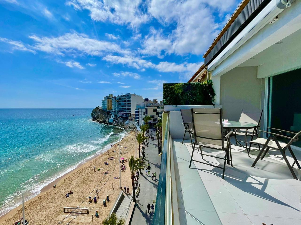 Traumhafte Penthouse-Wohnung zu verkaufen in erster Reihe am Levante-Strand – Benidorm