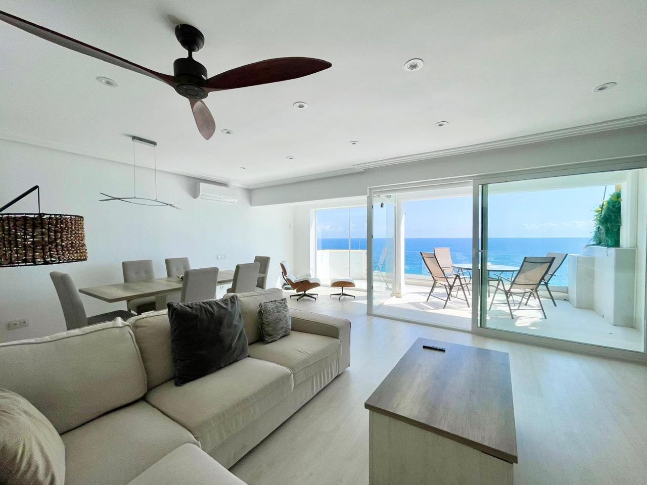 Traumhafte Penthouse-Wohnung zu verkaufen in erster Reihe am Levante-Strand – Benidorm