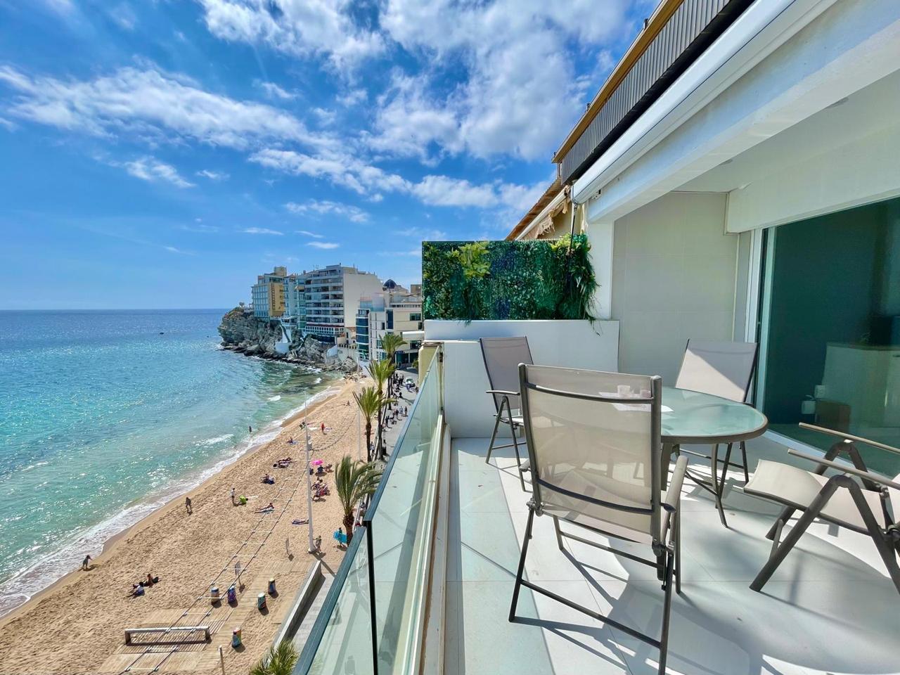 Traumhafte Penthouse-Wohnung zu verkaufen in erster Reihe am Levante-Strand – Benidorm