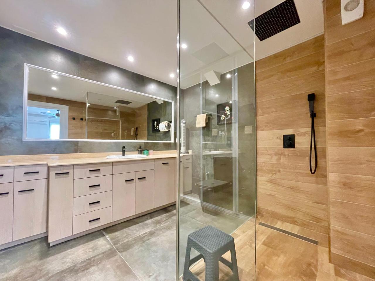 Traumhafte Penthouse-Wohnung zu verkaufen in erster Reihe am Levante-Strand – Benidorm