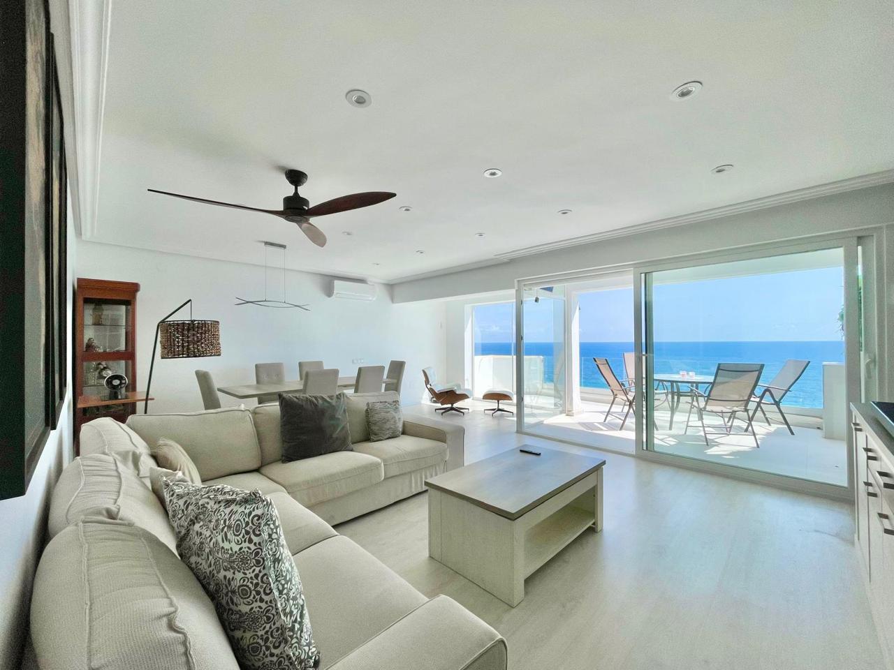 Traumhafte Penthouse-Wohnung zu verkaufen in erster Reihe am Levante-Strand – Benidorm