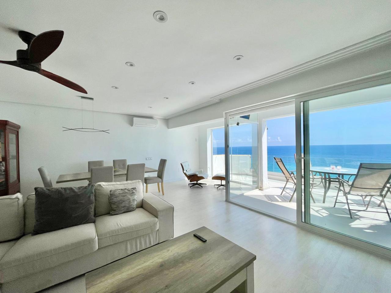 Traumhafte Penthouse-Wohnung zu verkaufen in erster Reihe am Levante-Strand – Benidorm