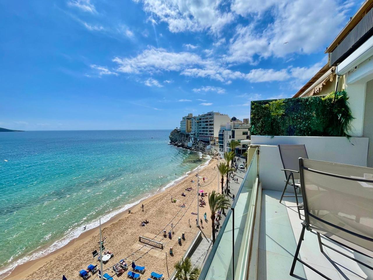 Traumhafte Penthouse-Wohnung zu verkaufen in erster Reihe am Levante-Strand – Benidorm