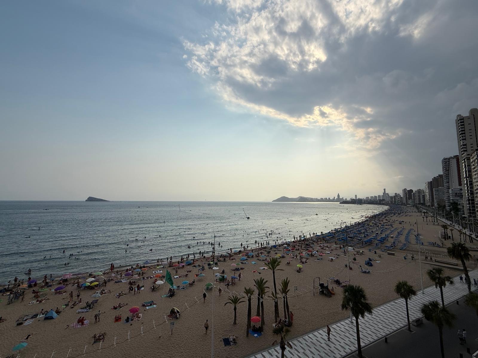 Apartament na rogu z widokiem na morze w Levante
