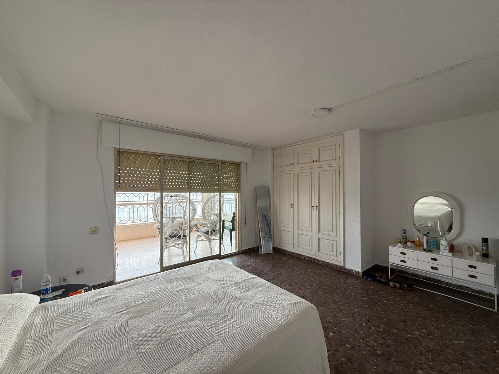 Apartament na rogu z widokiem na morze w Levante