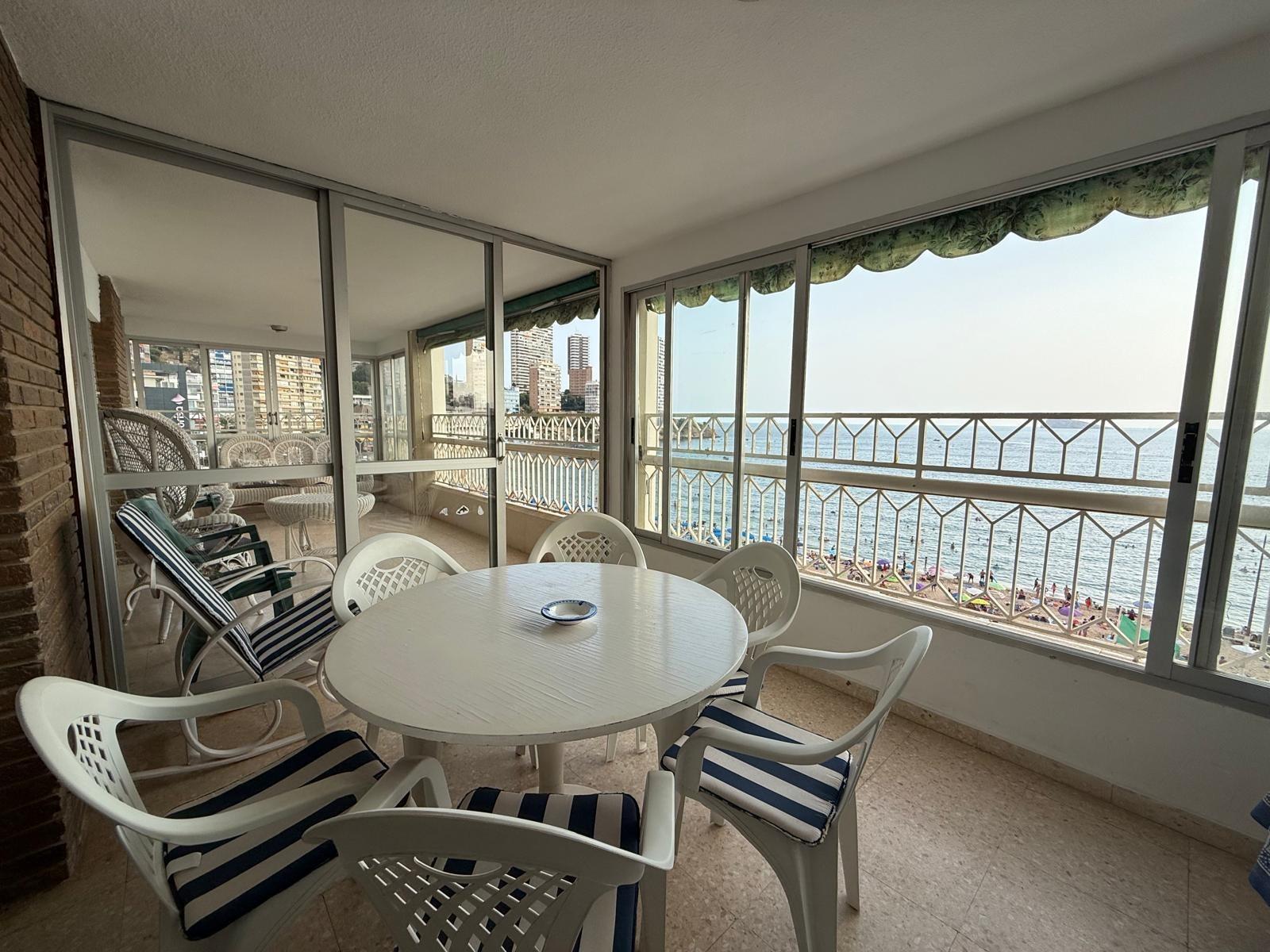 Apartament na rogu z widokiem na morze w Levante