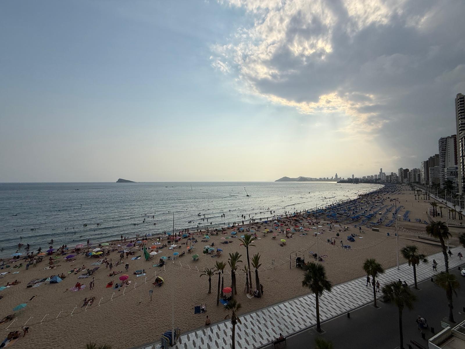 Apartament na rogu z widokiem na morze w Levante