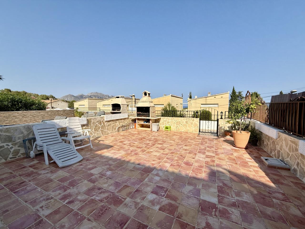 Casa en venta en La Nucía – amplitud, comodidad y entorno privilegiado.