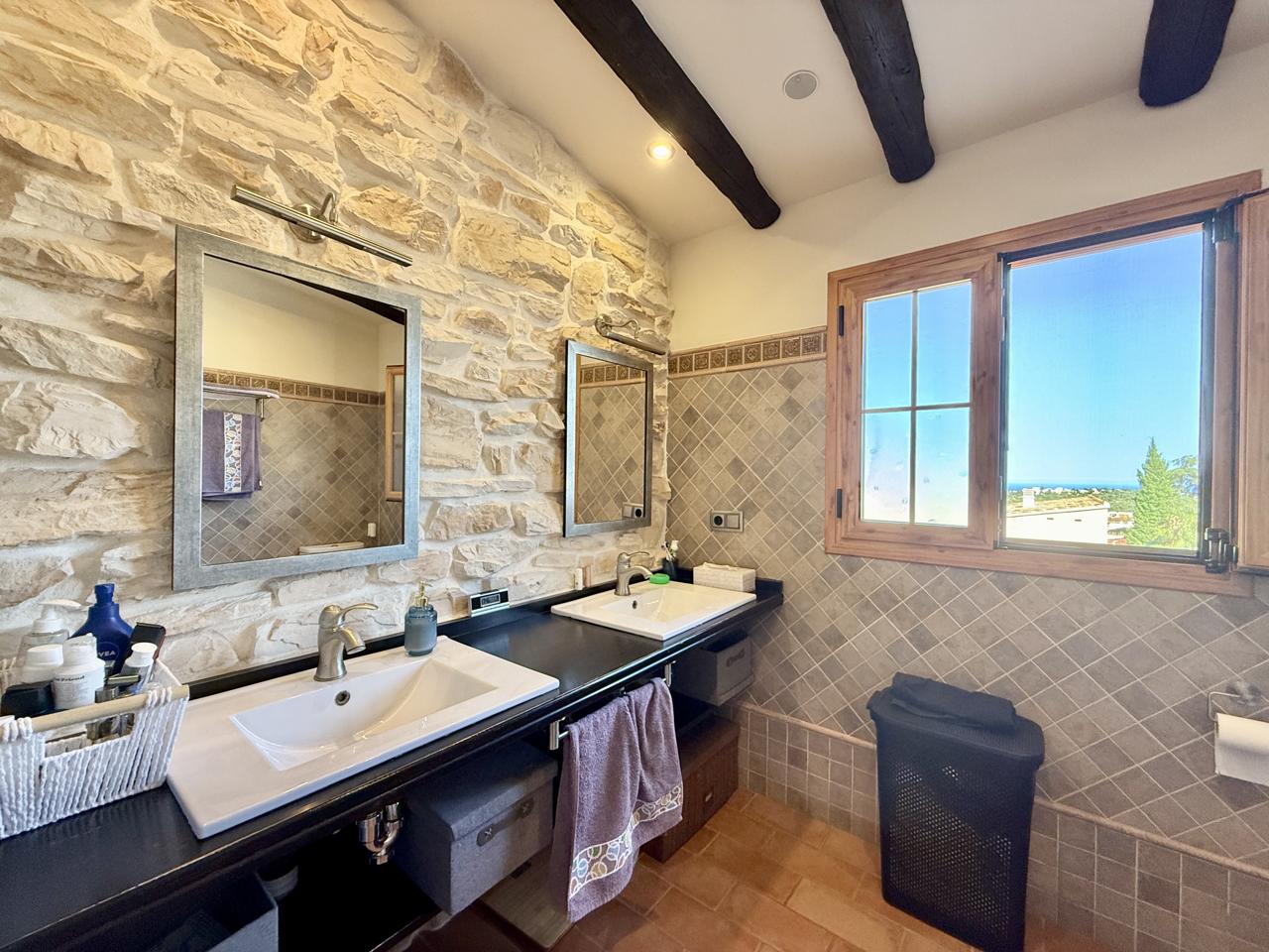 Casa en venta en La Nucía – amplitud, comodidad y entorno privilegiado.