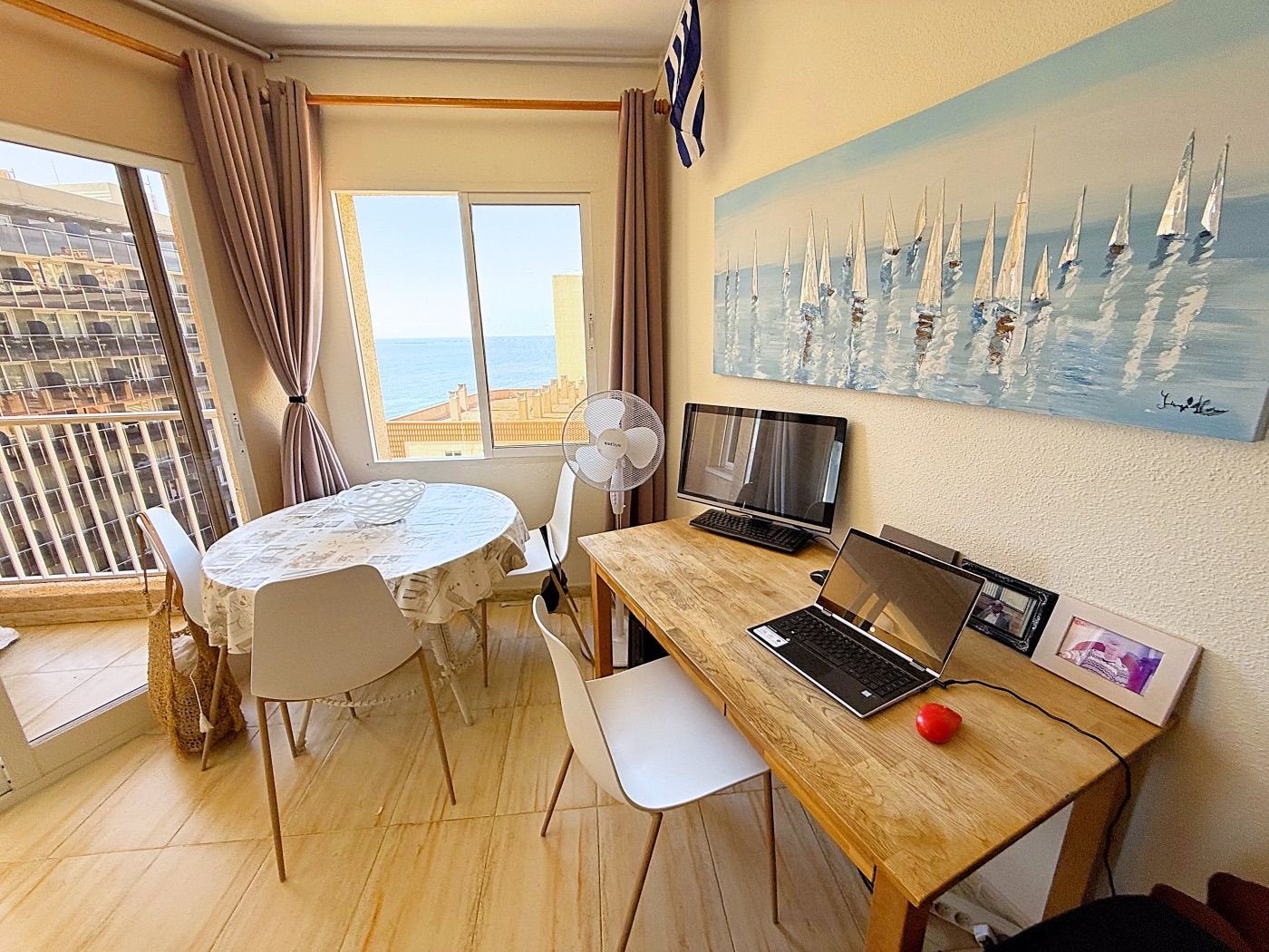 Appartement central avec vue sur la mer et terrasse