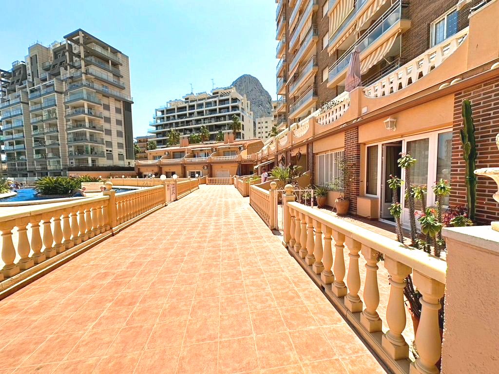 Apartamento con vistas al mar en playa La Fossa, Calpe
