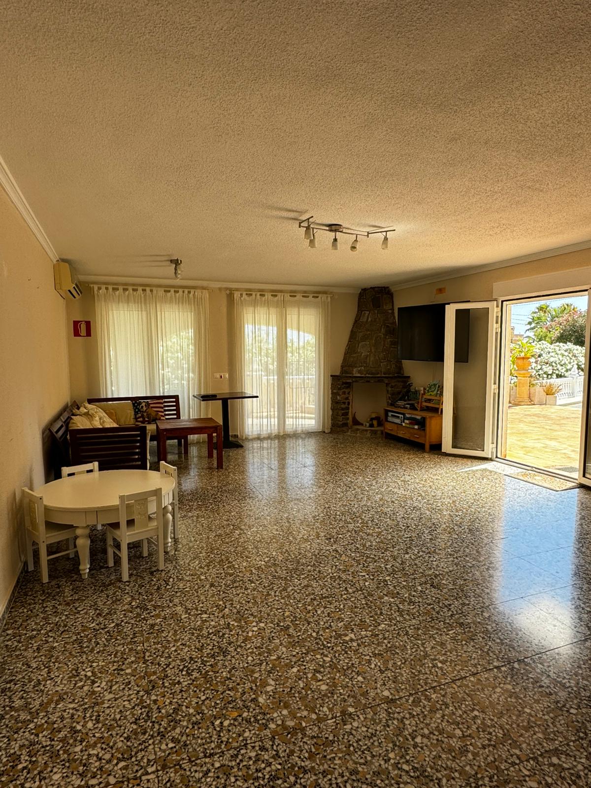 Villa independiente en Calpe, urbanización Canuta-Baja.