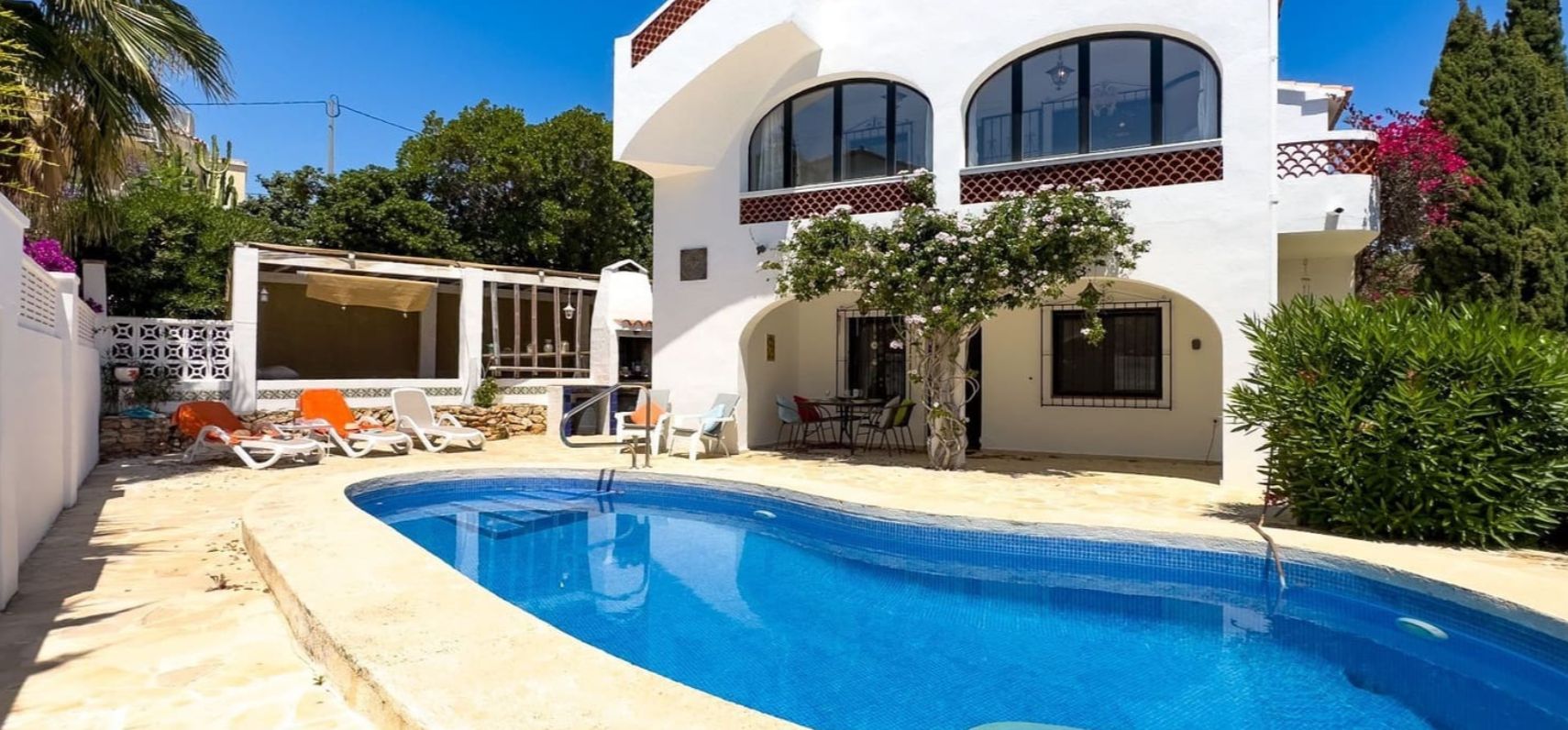 Casa de dos plantas en una zona tranquila de Calpe