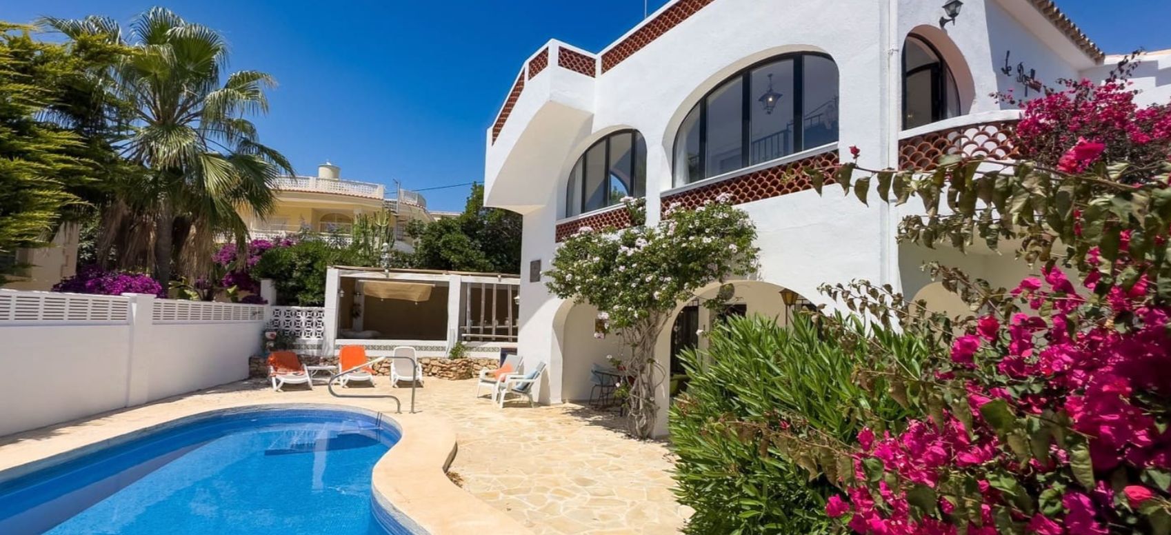Casa de dos plantas en una zona tranquila de Calpe