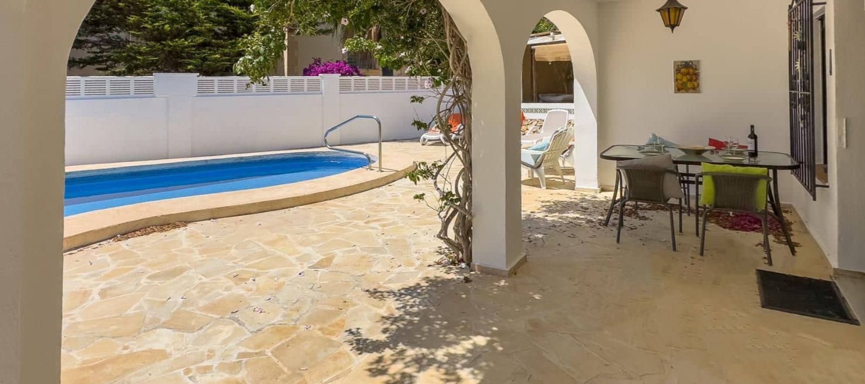 Casa de dos plantas en una zona tranquila de Calpe