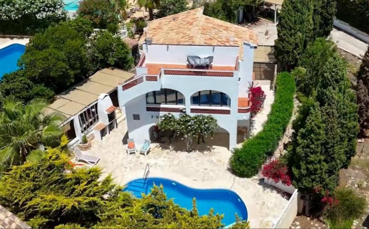 Casa de dos plantas en una zona tranquila de Calpe