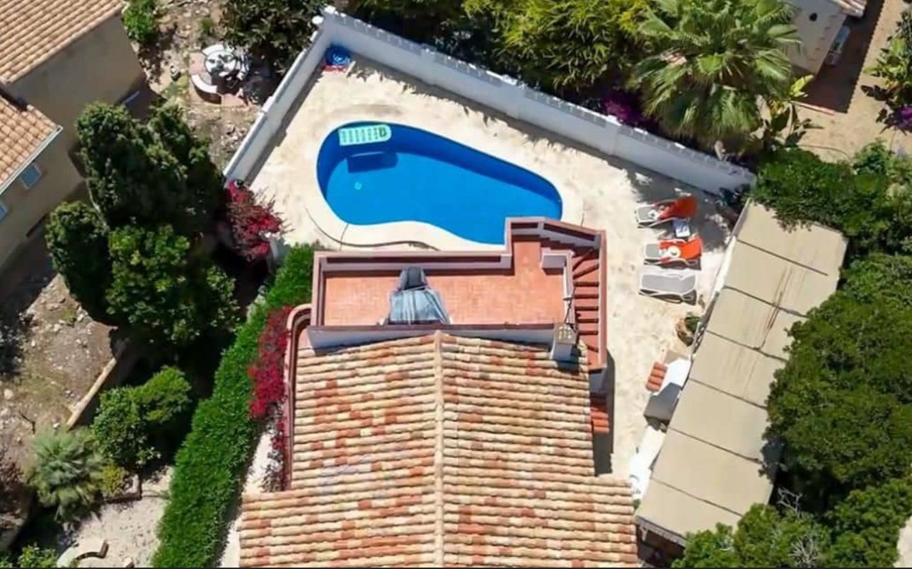 Casa de dos plantas en una zona tranquila de Calpe