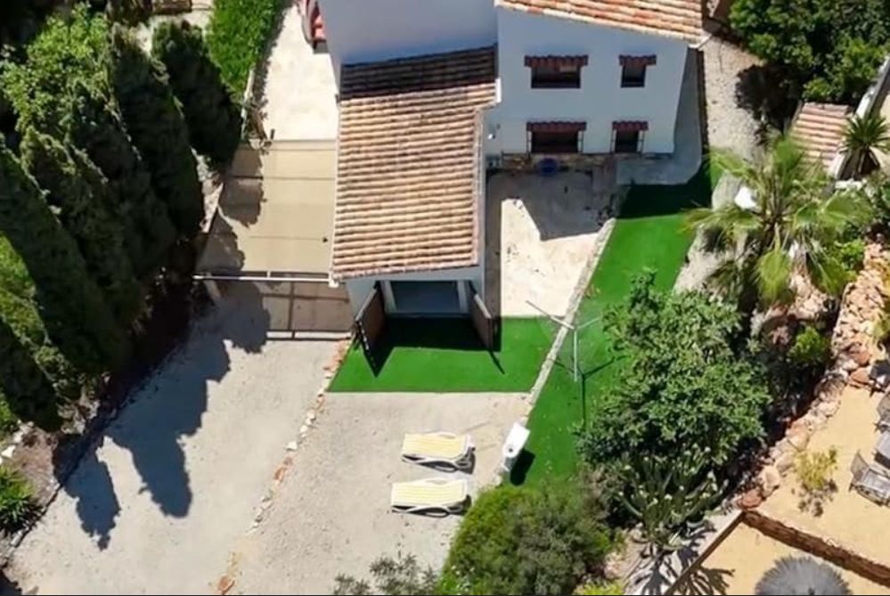 Casa de dos plantas en una zona tranquila de Calpe