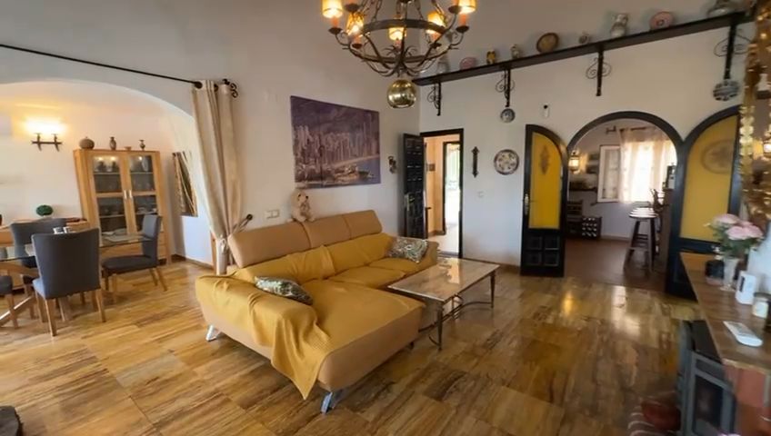 Nydelig villa til salgs i Calpe med havutsikt og 6 soverom