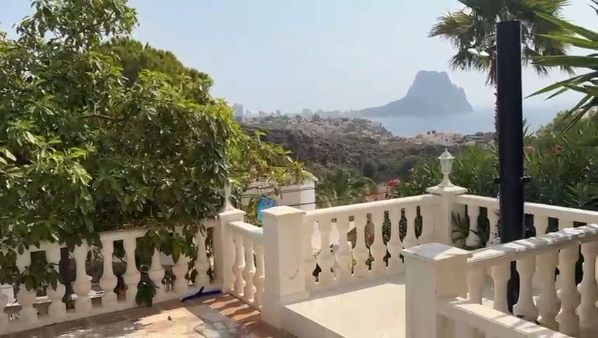 Nydelig villa til salgs i Calpe med havutsikt og 6 soverom