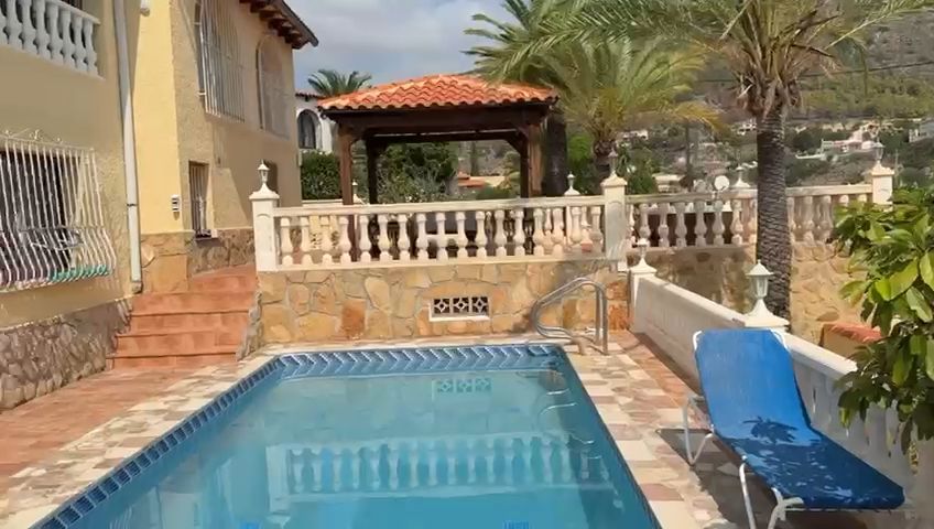 Nydelig villa til salgs i Calpe med havutsikt og 6 soverom