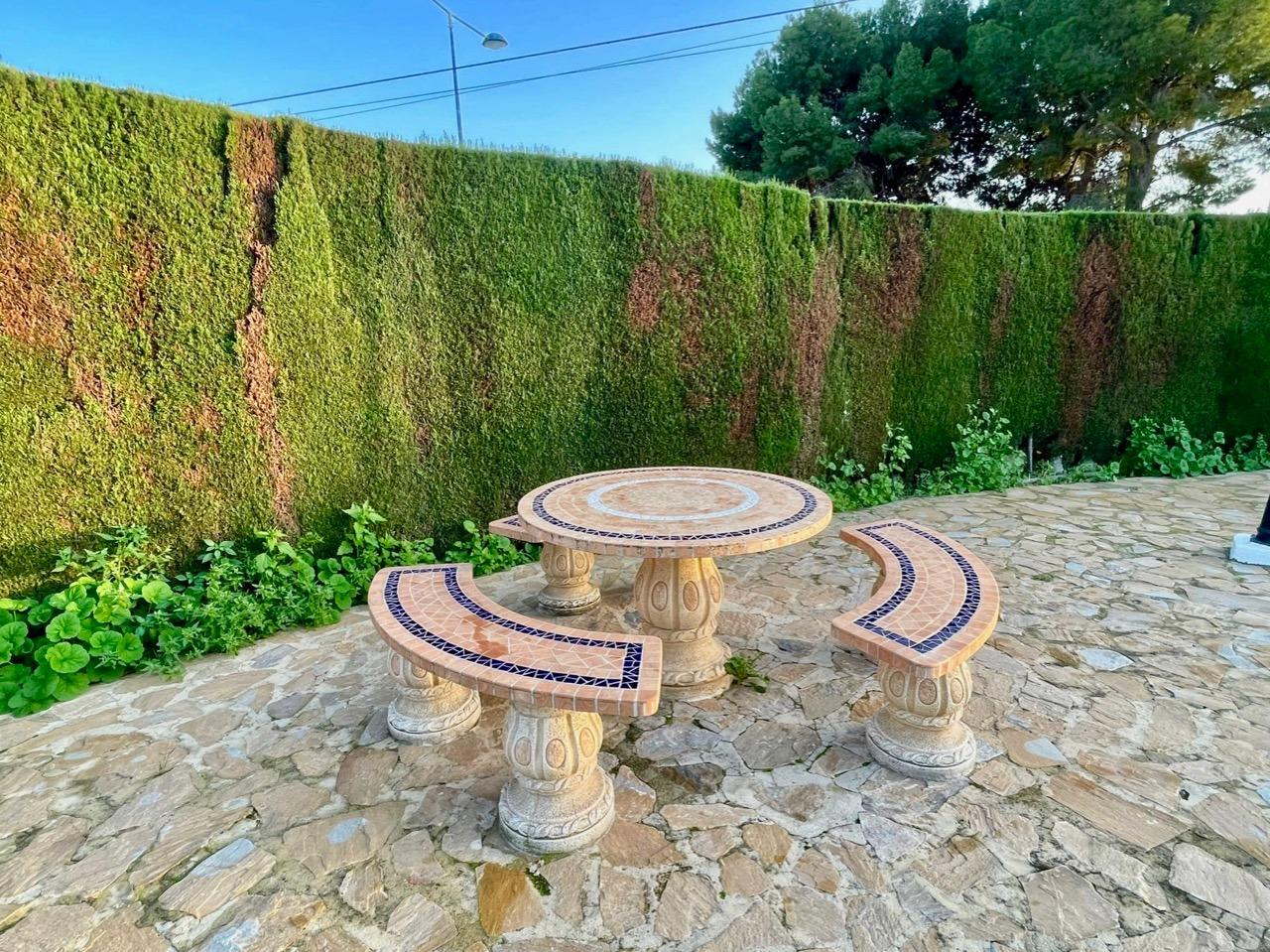 VILLA INDEPENDIENTE CON PISCINA PRIVADA EN BENIDORM