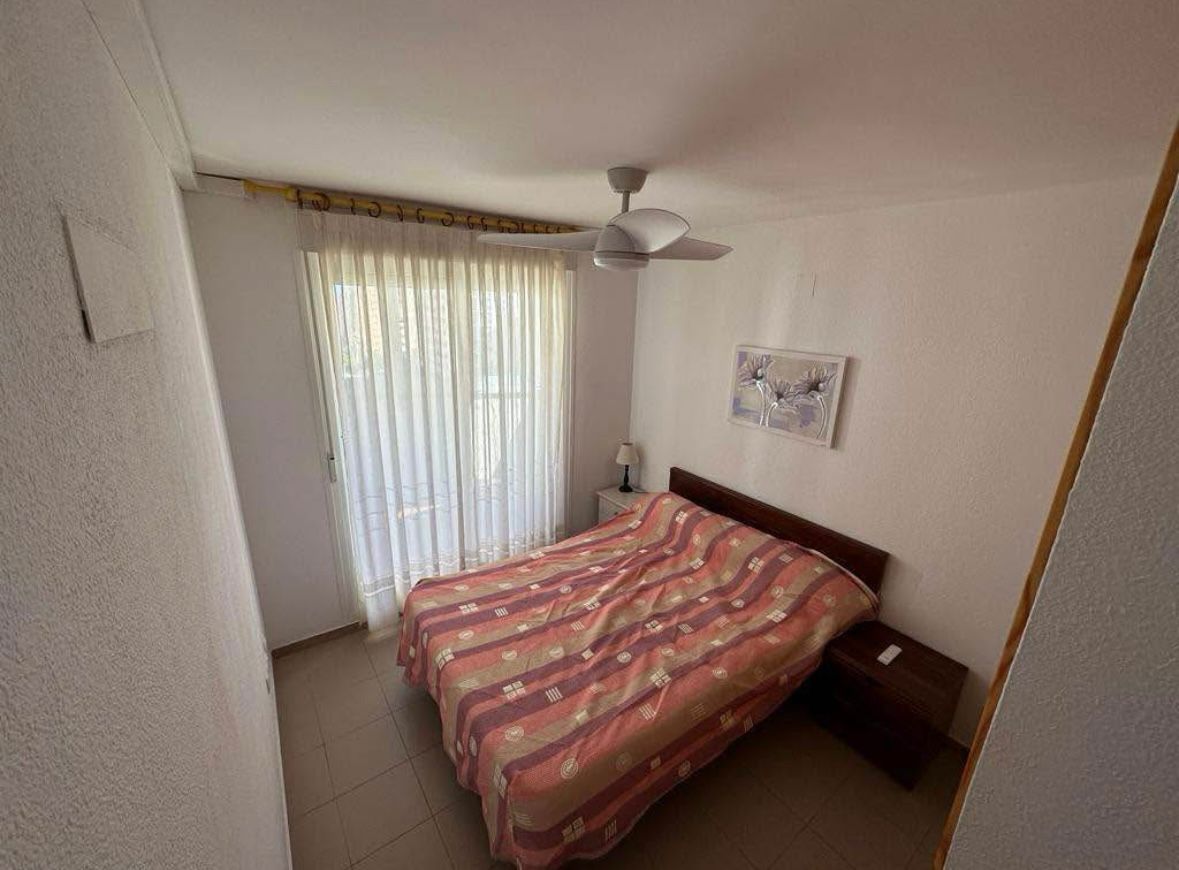 Amplio apartamento con vista al mar en La Cala, Benidorm.
