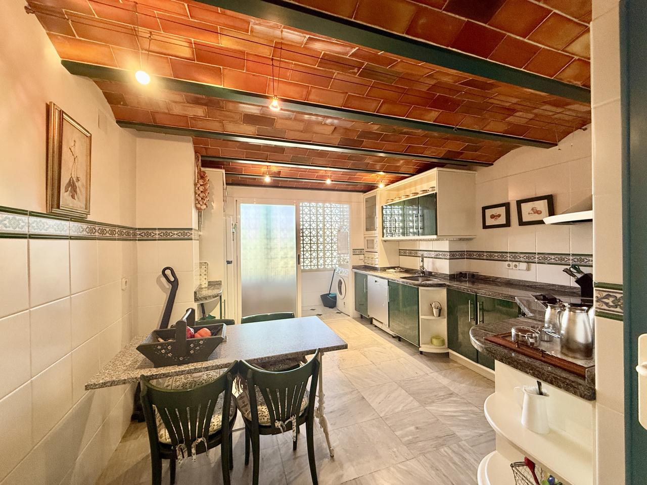 Piso de lujo en venta en primera línea de Playa de Levante, Benidorm — Exclusividad, amplitud y las mejores vistas al mar