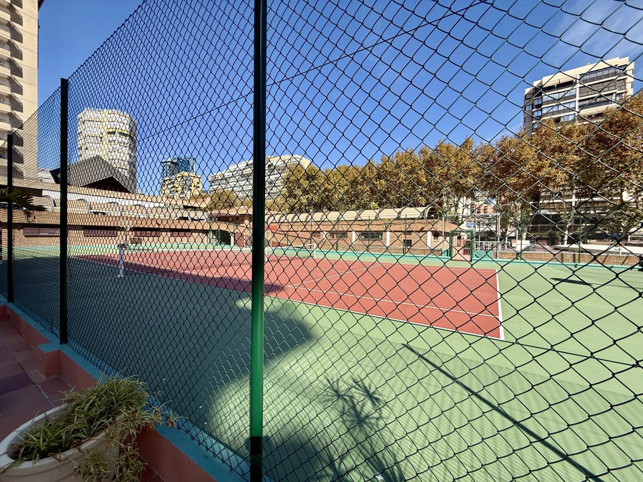 Piso de lujo en venta en primera línea de Playa de Levante, Benidorm — Exclusividad, amplitud y las mejores vistas al mar