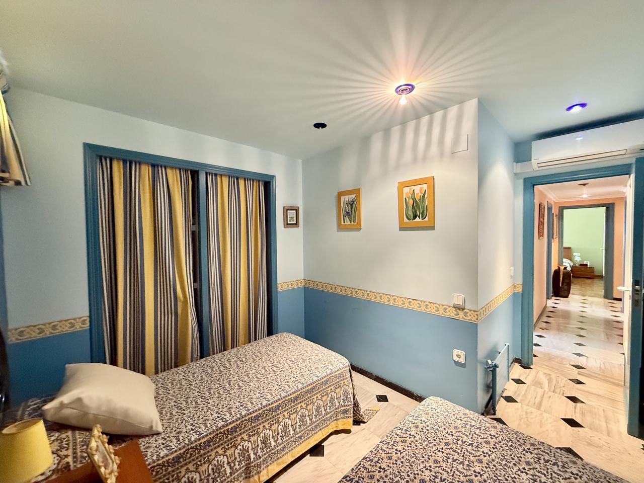 Piso de lujo en venta en primera línea de Playa de Levante, Benidorm — Exclusividad, amplitud y las mejores vistas al mar