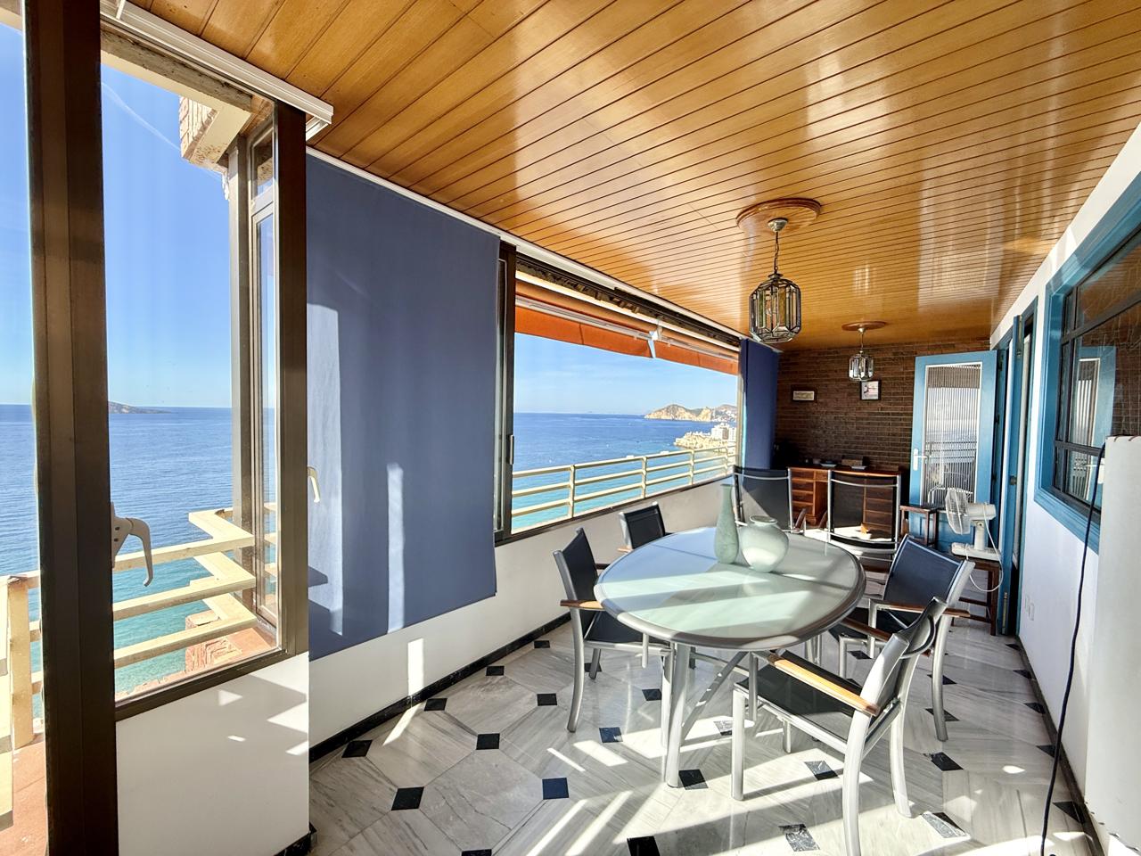 Piso de lujo en venta en primera línea de Playa de Levante, Benidorm — Exclusividad, amplitud y las mejores vistas al mar