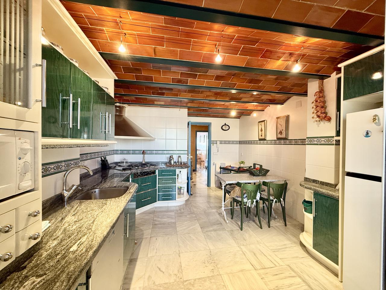Piso de lujo en venta en primera línea de Playa de Levante, Benidorm — Exclusividad, amplitud y las mejores vistas al mar