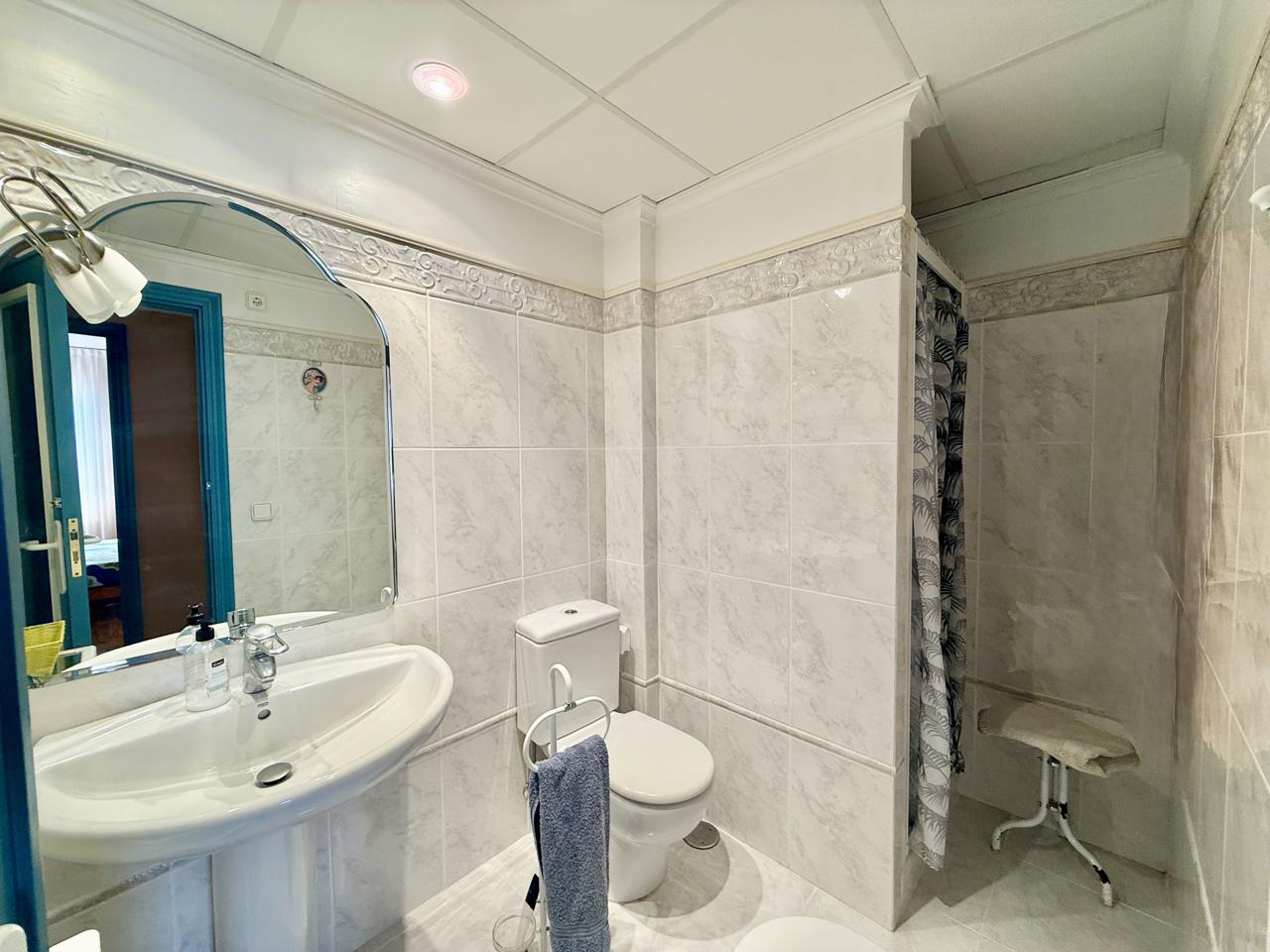 Piso de lujo en venta en primera línea de Playa de Levante, Benidorm — Exclusividad, amplitud y las mejores vistas al mar