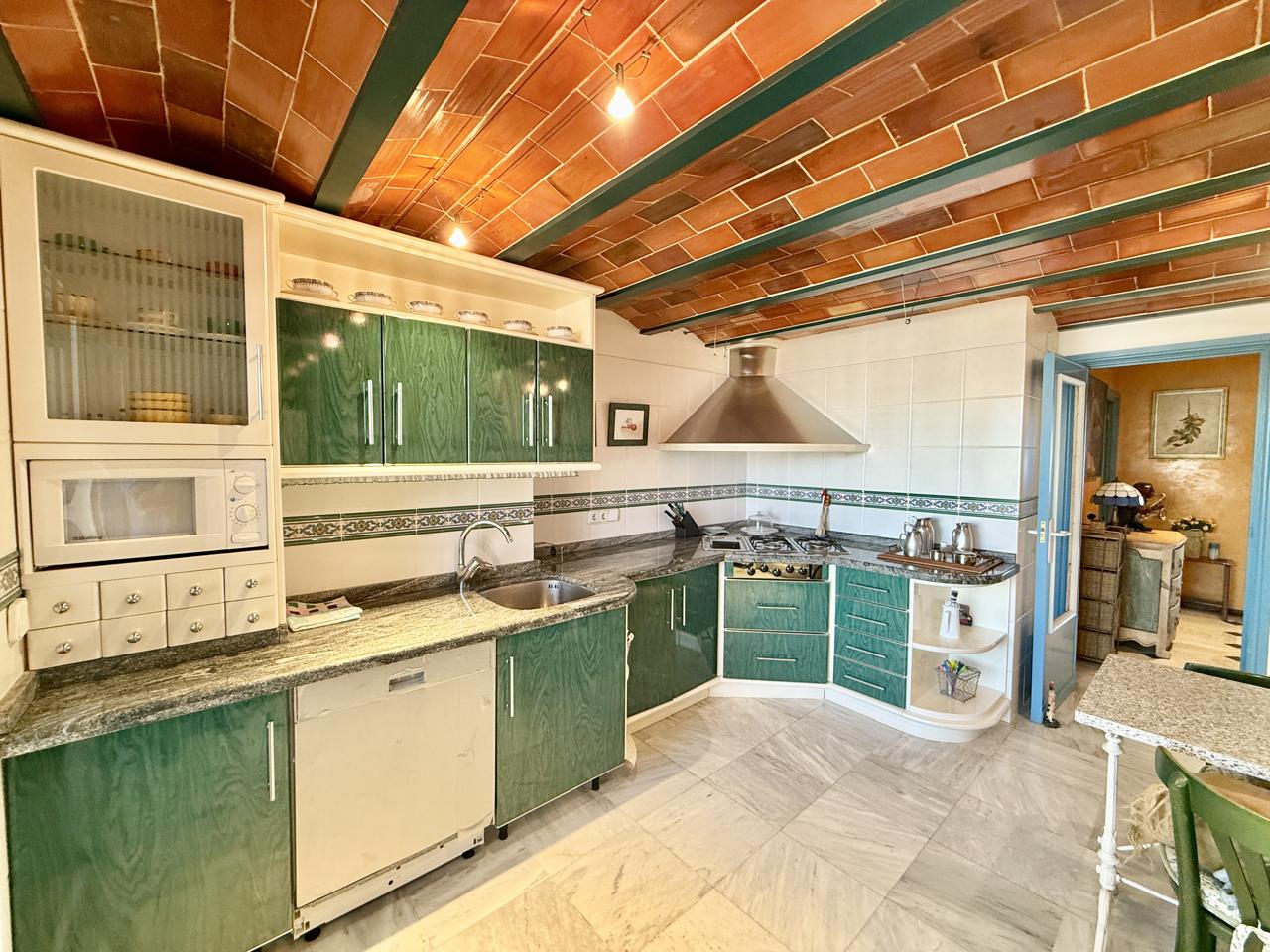 Piso de lujo en venta en primera línea de Playa de Levante, Benidorm — Exclusividad, amplitud y las mejores vistas al mar