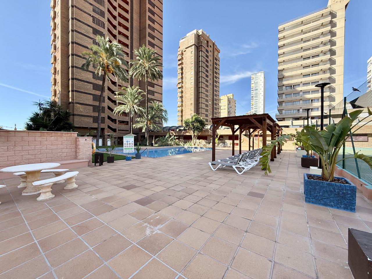 Piso de lujo en venta en primera línea de Playa de Levante, Benidorm — Exclusividad, amplitud y las mejores vistas al mar