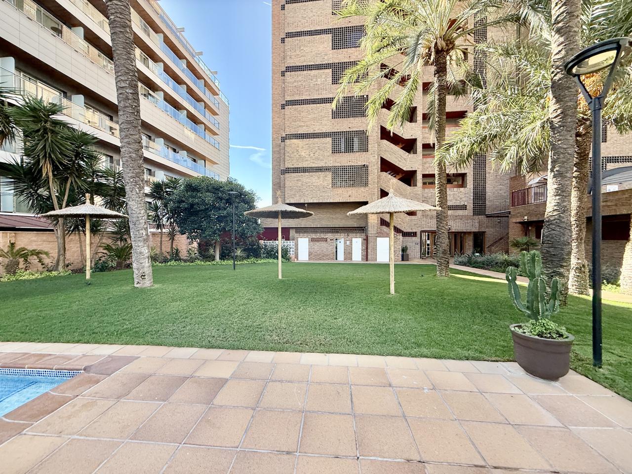 Piso de lujo en venta en primera línea de Playa de Levante, Benidorm — Exclusividad, amplitud y las mejores vistas al mar