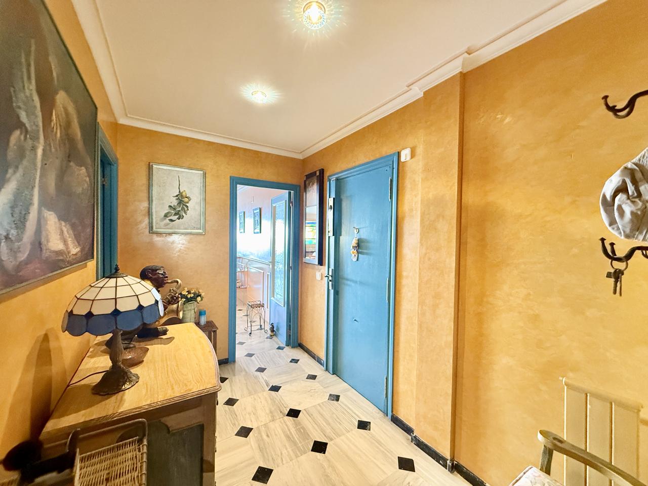 Piso de lujo en venta en primera línea de Playa de Levante, Benidorm — Exclusividad, amplitud y las mejores vistas al mar