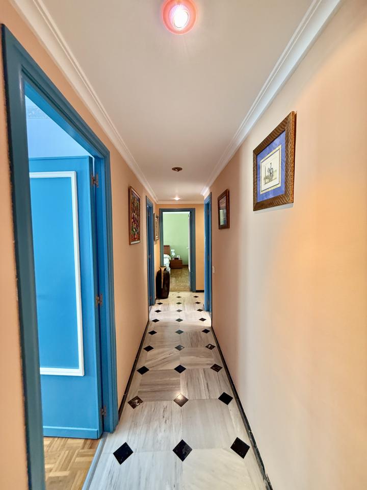 Piso de lujo en venta en primera línea de Playa de Levante, Benidorm — Exclusividad, amplitud y las mejores vistas al mar