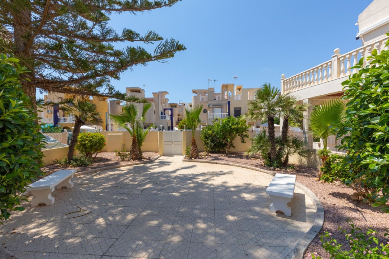 Villa / Revente TORREVIEJA · ZONE LOS FRUTALES · ALICANTE