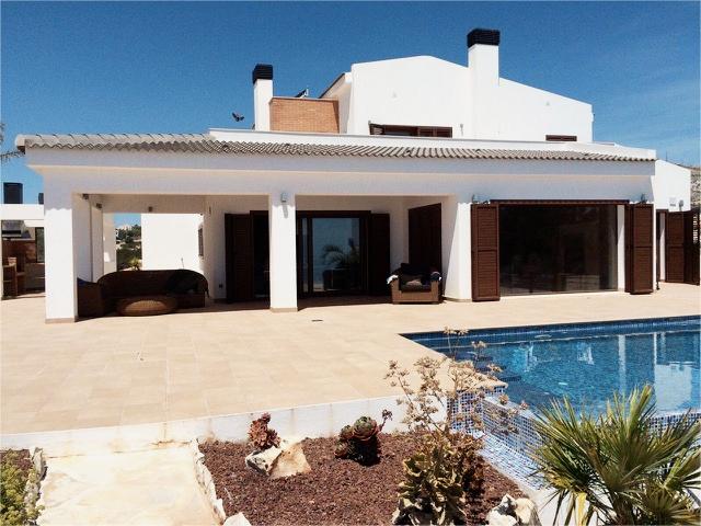 Villa en primera línea