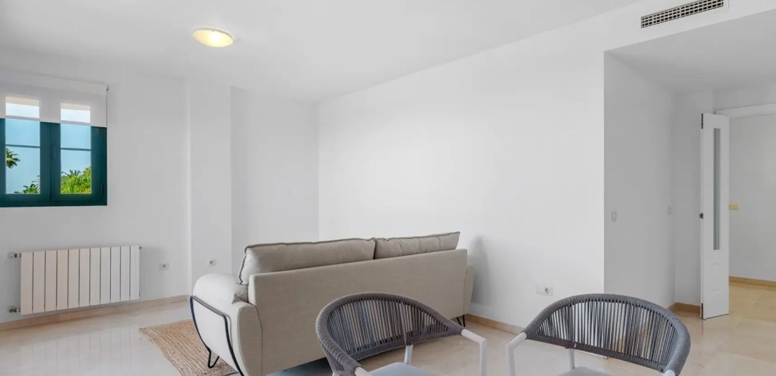 Lujosos apartamentos con terraza y vistas al mar
