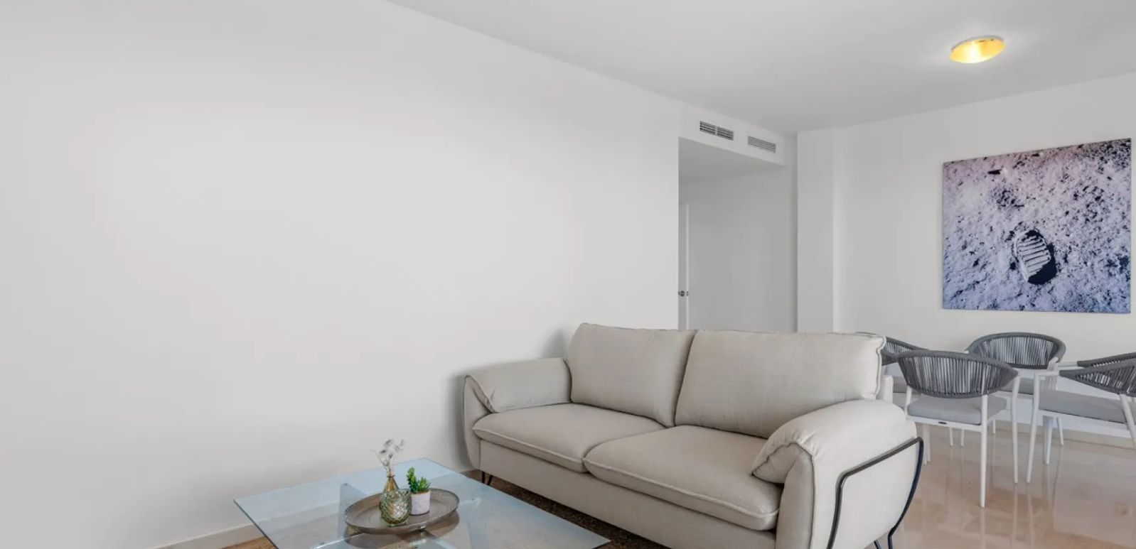 Lujosos apartamentos con terraza y vistas al mar