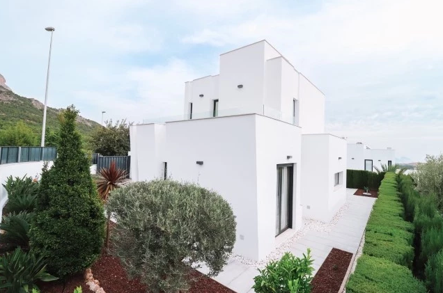  VILLA CON VISTAS AL MEDITERRÁNEO Y AL ENTORNO
